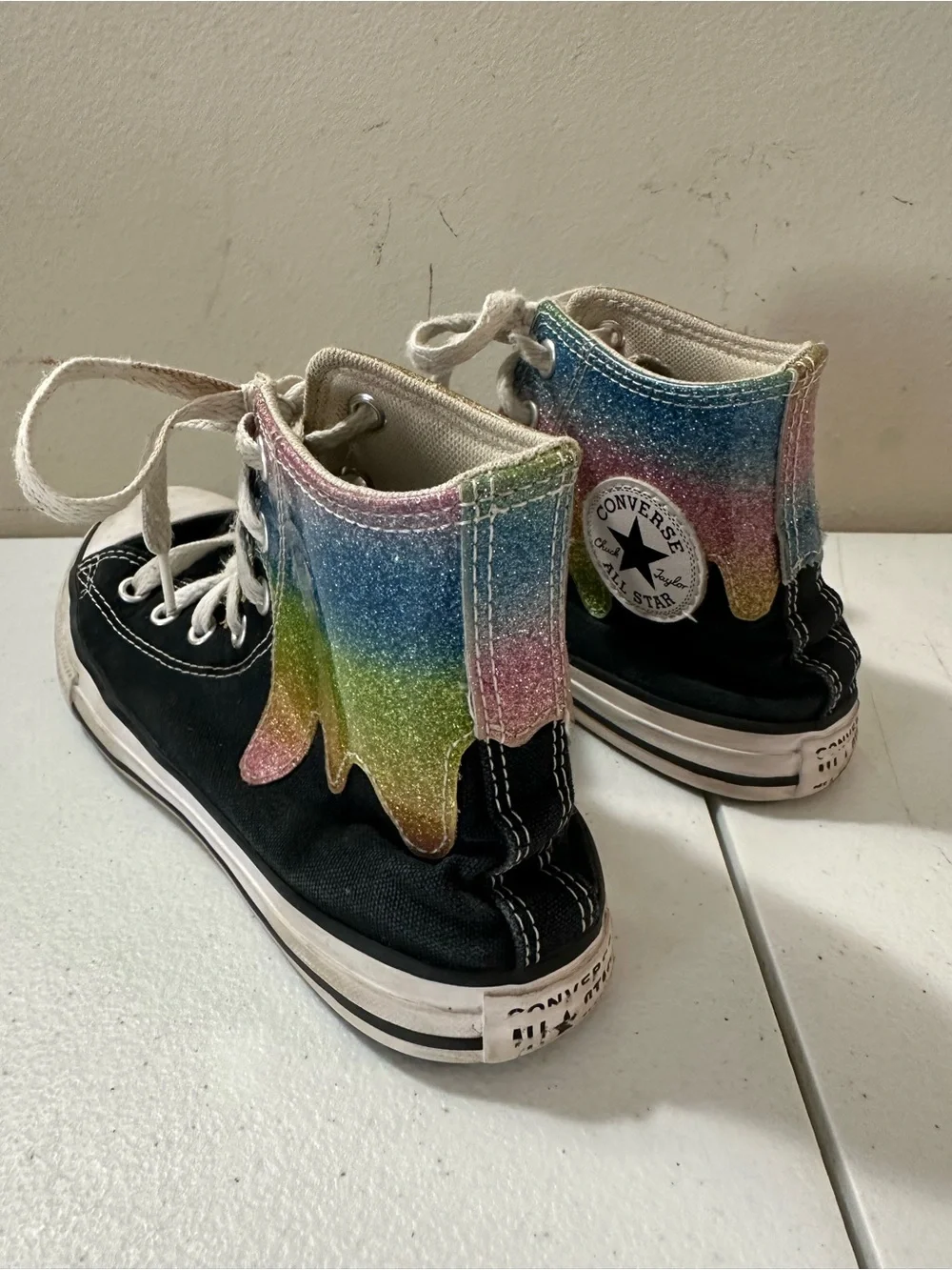 Converse Chuck Taylor, All Star Girls, Glitter Drip, Hi Top, Black, Size 3 Youth